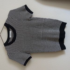 *** Final price drop. Zara knit top size large